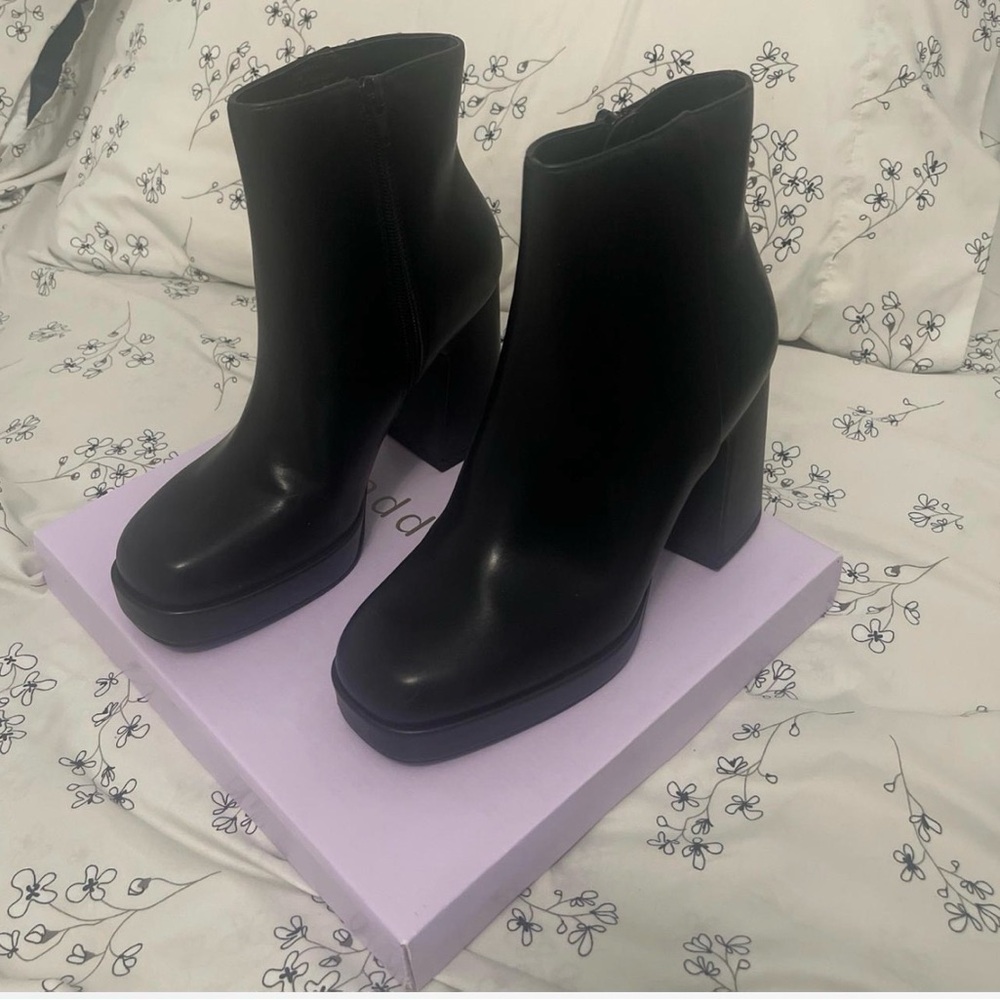 Madden girl Black Ankle Boots